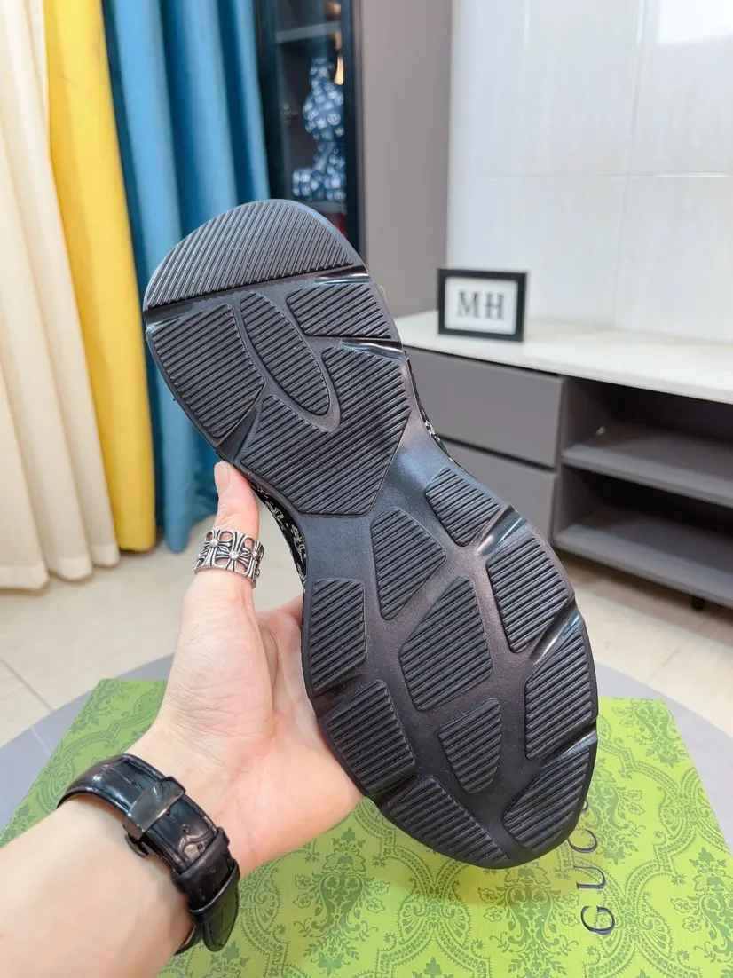 Men's shoes 💰560🌹🌹【GUCCI】pop-top casual sneakers with daddy outsole, breathable and comfortable, easy to walk, a versatile style for trendy men, upper with cowhide edged outsole design➕genuine leather lining➕Gucci's popular original outsole, sports and running style, super comfortable. Code number 38-44